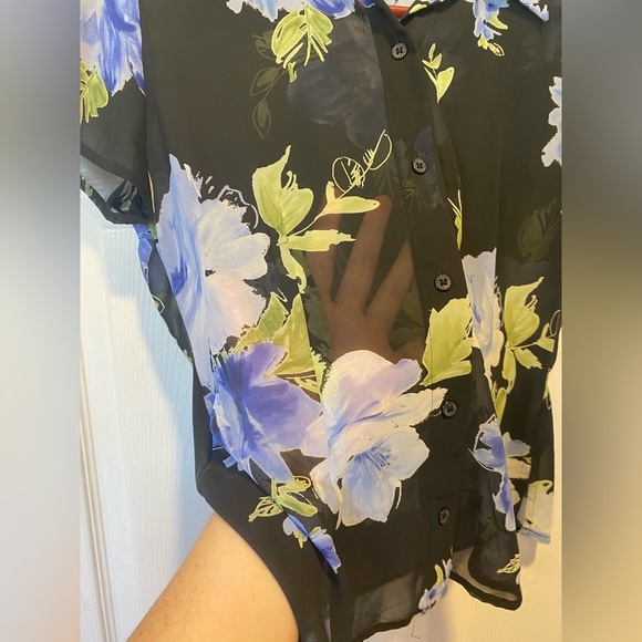 Emma James Floral Sheer Blouse Size Medium - Picture 2 of 6